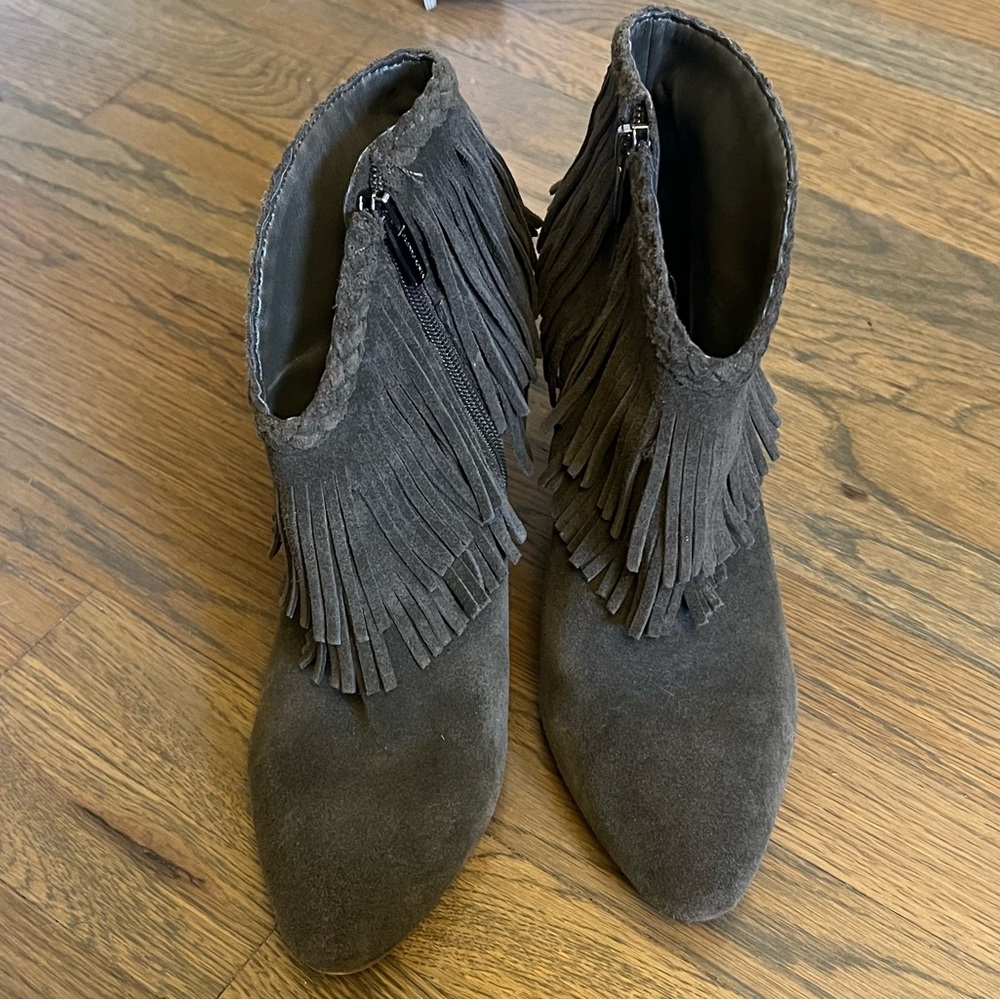 Vince Camuto Olive Suede Fringe Western Ankle Boots Size 7.5